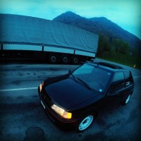 Peugeot 205 GTI met USLights in Zwitserland