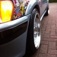 Peugeot 106 met USLights en stickerbom