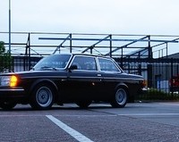 Volvo 242 DL met USLights