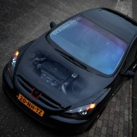 Peugeot 307 met USLights en doorzichtige motorkap