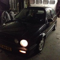 Golf 2 met USLights in schuur