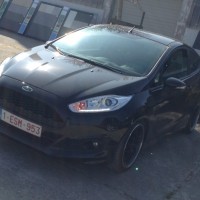 Ford Fiesta zwart met USLights