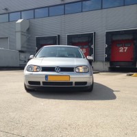 Golf 4 zilver met dubbel USLights bij laaddok