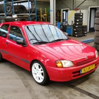 Toyota Starlet met USLights en witte velgen 1