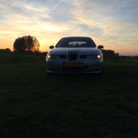 Seat Leon met USLights in de schemer