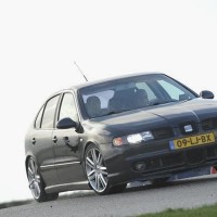 Seat Leon op circuit met USLights