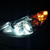 Opel Corsa nacht close up USLights