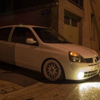 Renault Clio met USLights in wit