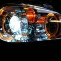 Golf 4 met Angel Eyes, Xenon, projectoren en USLights