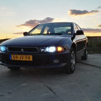 Mitsubishi Galant met Xenon en USLights