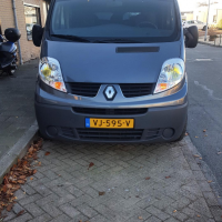 Renault bedrijfsbus met USLights en gele verlichting