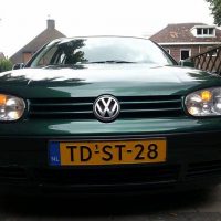 VW Golf 4 met USLights groen