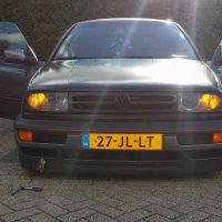 VW Vento met USLights en gele koplampen