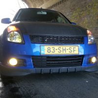 Suzuki Swift nieuwe type met carbon motorkap, USLights en mistlampen