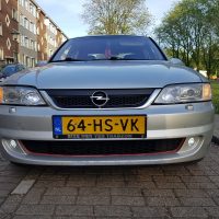 Opel Vectra met USLights en xenon projector headlights