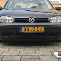 Golf 4 zwart verlaagd met USLights ingezoomd