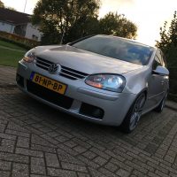 VW Golf 5 met USLights en Xenon