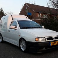 VW Caddy zijaanzicht met USLights en SEAT front