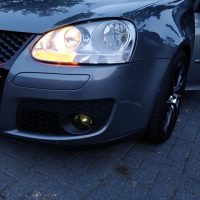 VW Golf V met USLights en originele koplampen