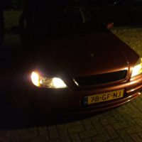 Opel Astra met USLights in het donker