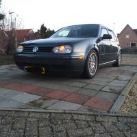 Golf 4 met enkele USLights zijkant US bumper strip