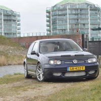 Golf MK4 met USLights bij het water