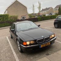 BMW 7er reihe met USLights aan