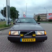 Volvo 440 met USLights aan