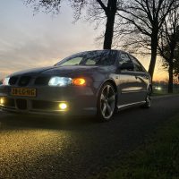 Seat Leon met USLights en mistlampen aan