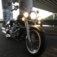 Yamaha XV1600 Wildstar met runninglights in motor