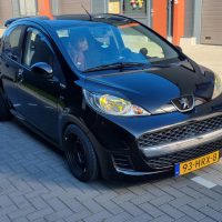 Peugeot 107 met USLights en booskijkers