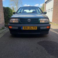 Vw Vento met USLights aan